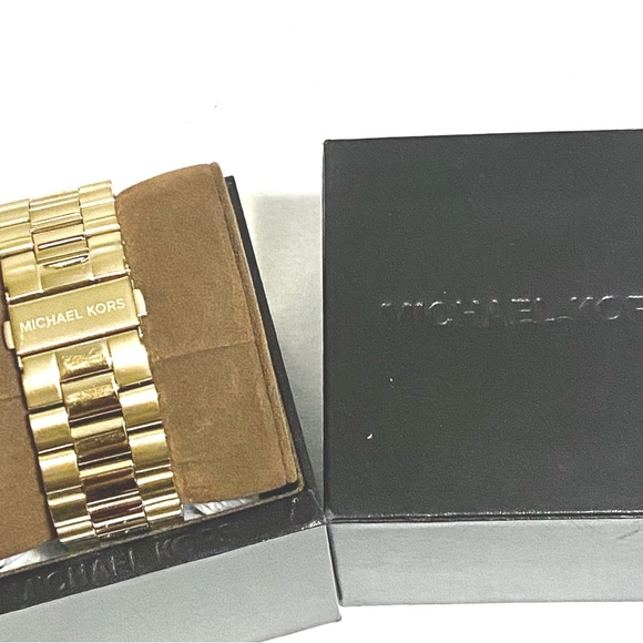 MICHAEL KORS “OVERSIZED RUNWAY” MK8077 GOLD WATCH - Picture 7 of 12